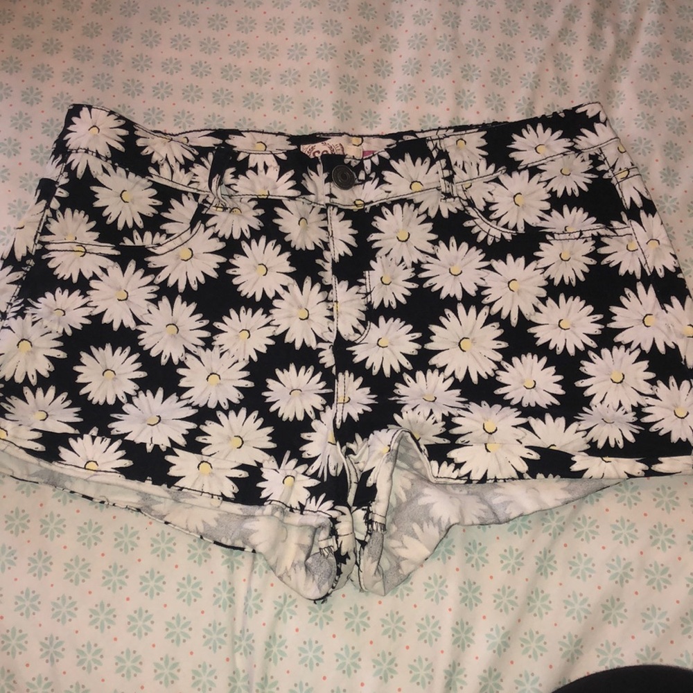 Daisy Shorts